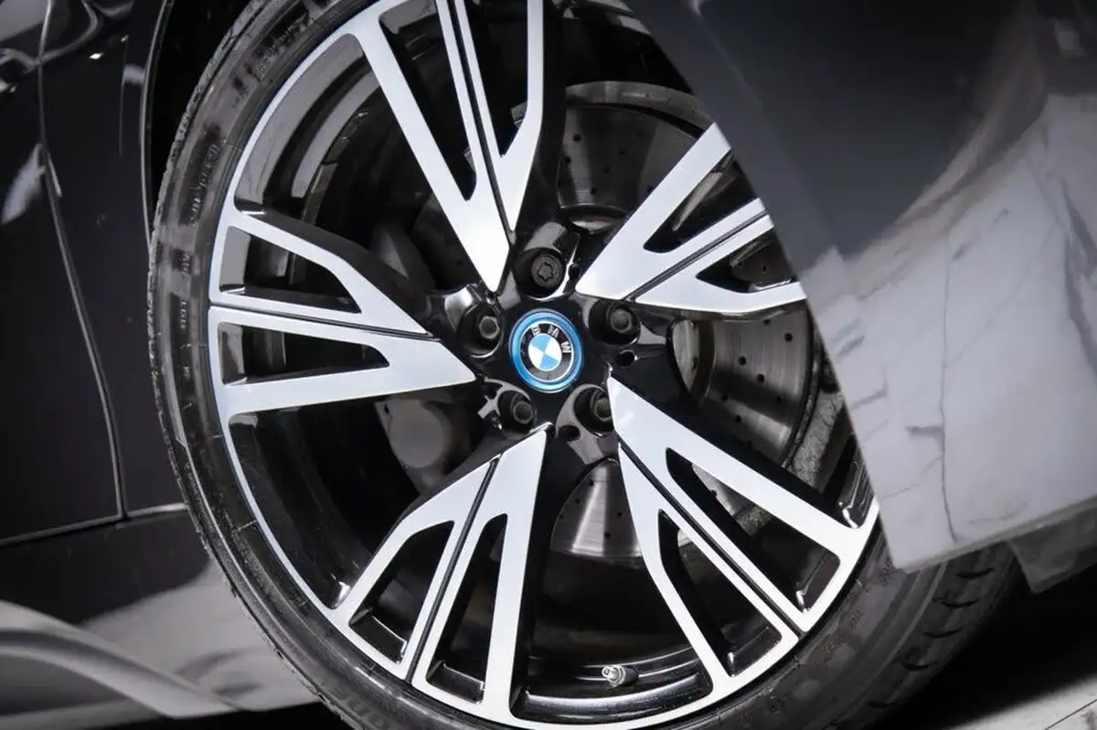 2018-bmw-i8-15-362bhp-coupe-big-31