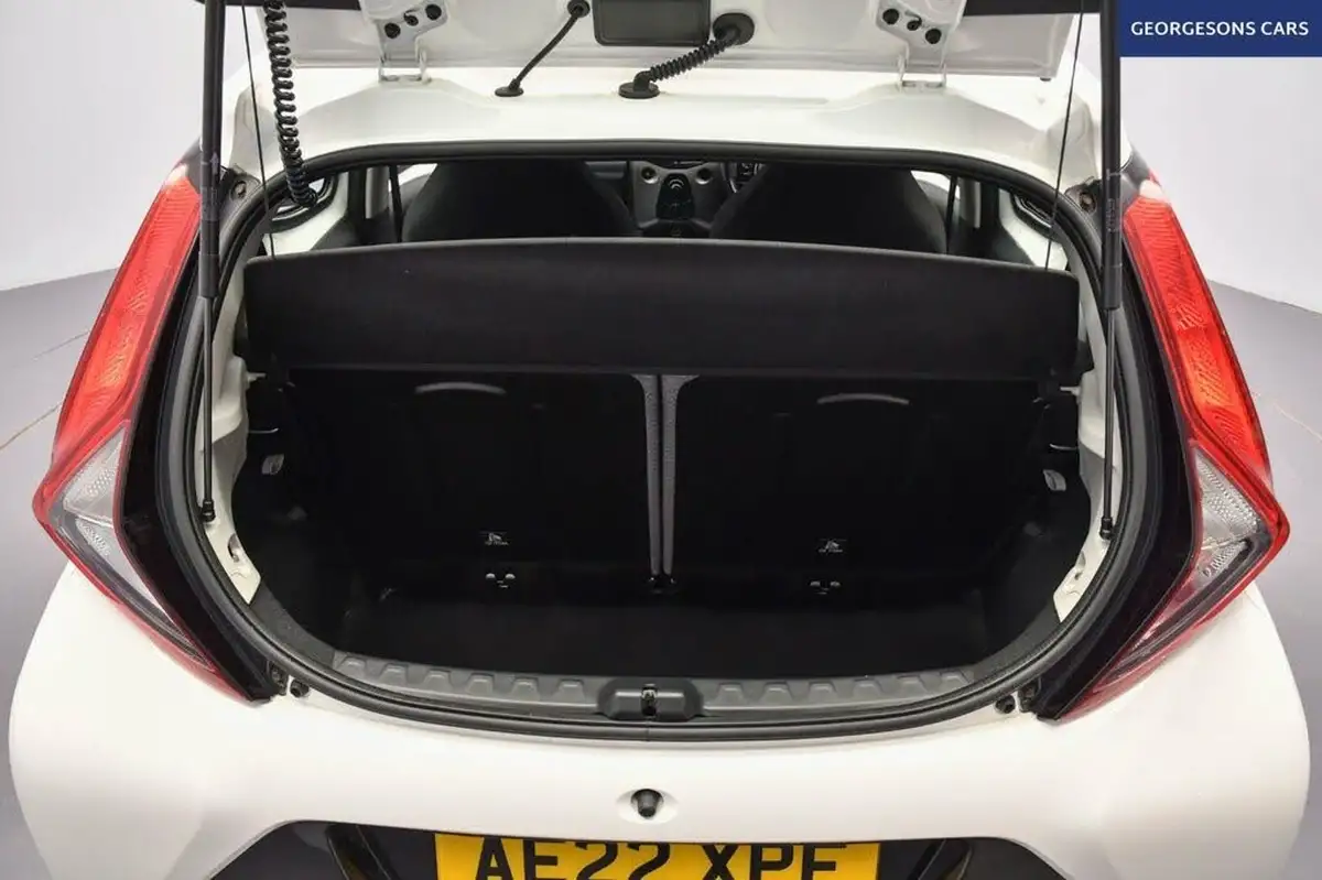 2022-toyota-aygo-10-vvt-i-x-play-big-8