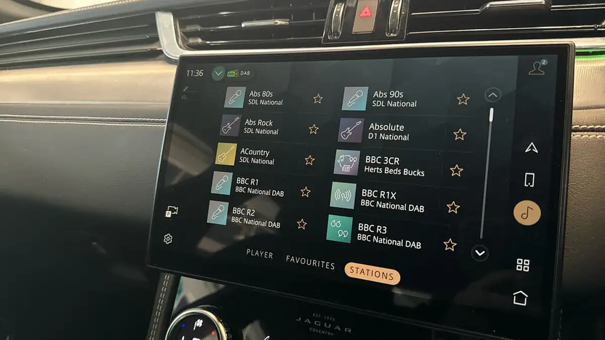 2022-jaguar-f-pace-20-p400e-r-dynamic-se-big-27