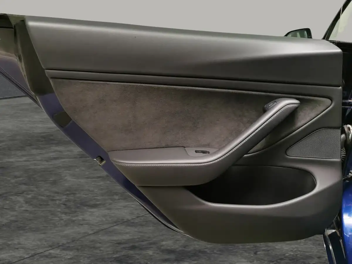 2020-tesla-model-3-e-performance-big-33