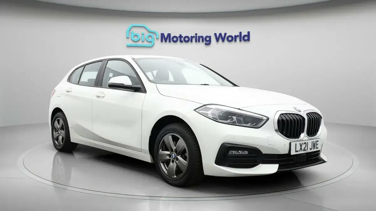 2021-bmw-1-series-15-118i-se-lcp-big-0