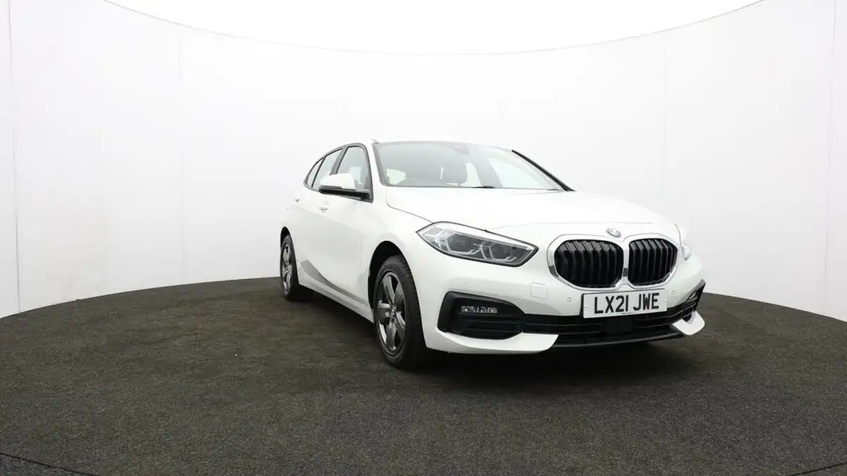 2021-bmw-1-series-15-118i-se-lcp-big-48
