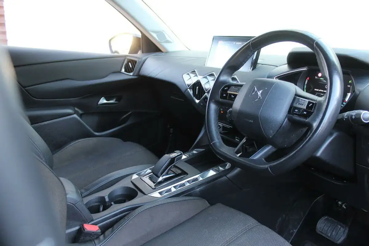 2022-ds-ds-3-crossback-e-tense-bastille-big-15