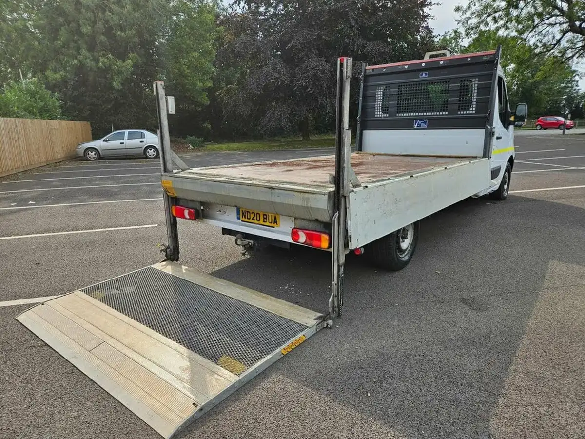 2020-nissan-nv400-23dci-acenta-l3-135bhpeu6dt-f35-chassis-cab-big-17