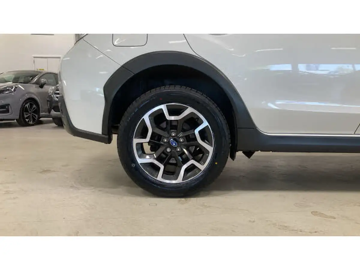 2016-subaru-xv-20i-se-premium-big-6