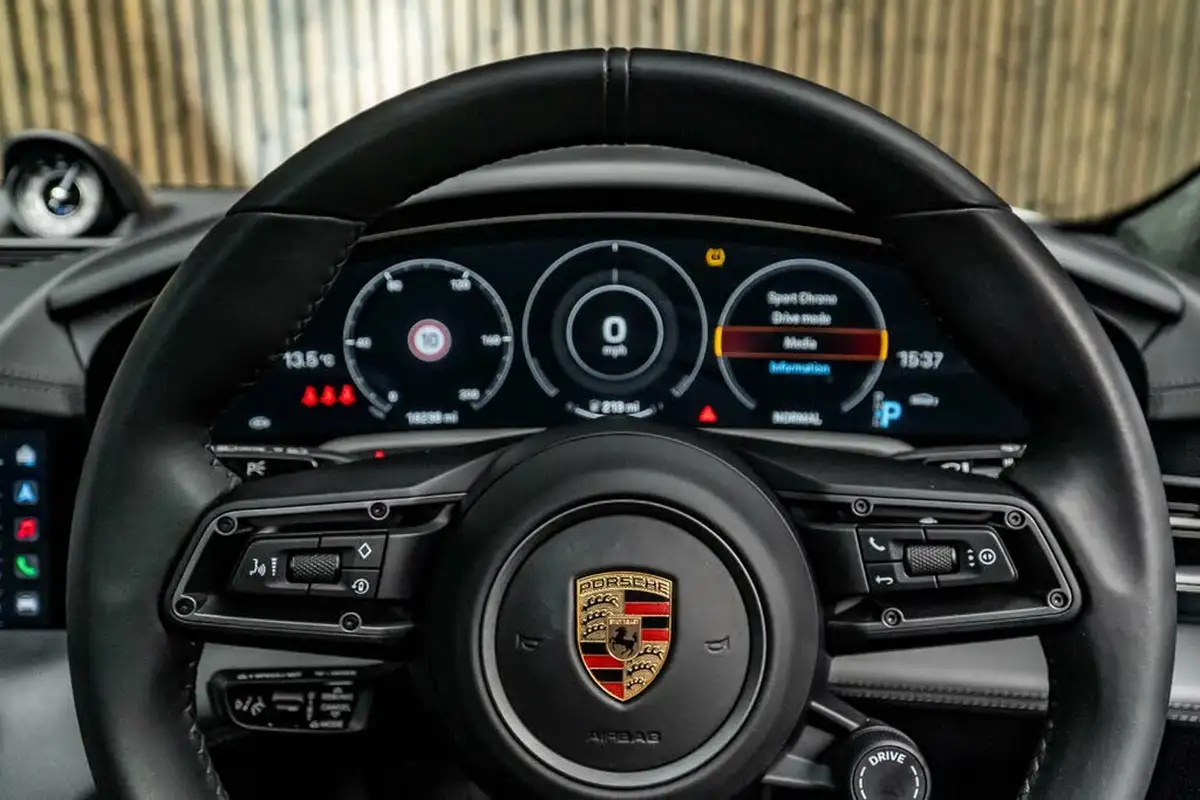 2022-porsche-taycan-e-turbo-s-big-32