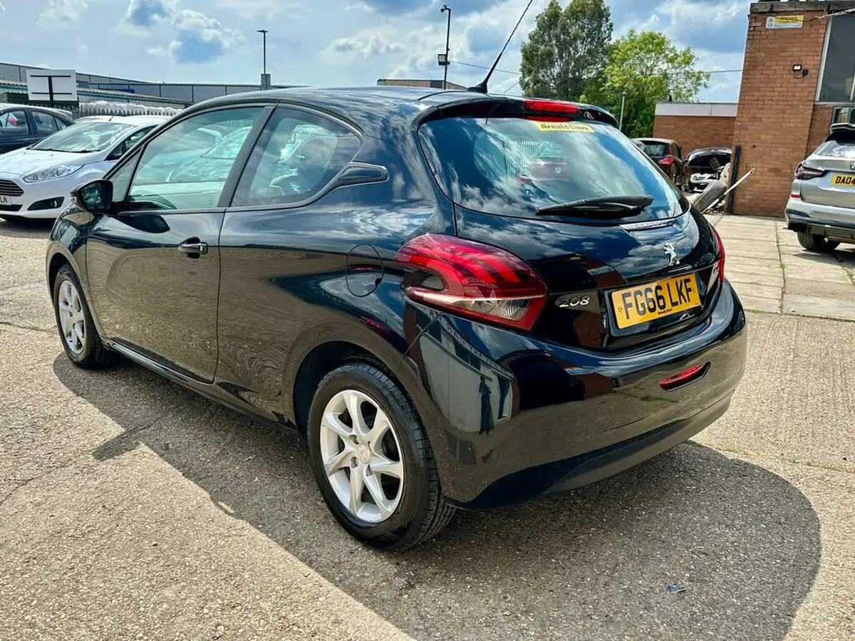2016-peugeot-208-12-puretech-active-82bhp-3d-big-4