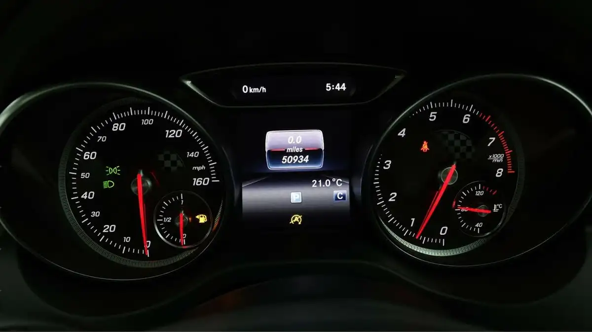 2018-mercedes-benz-a-class-16-a160-sport-premium-plusss-big-9