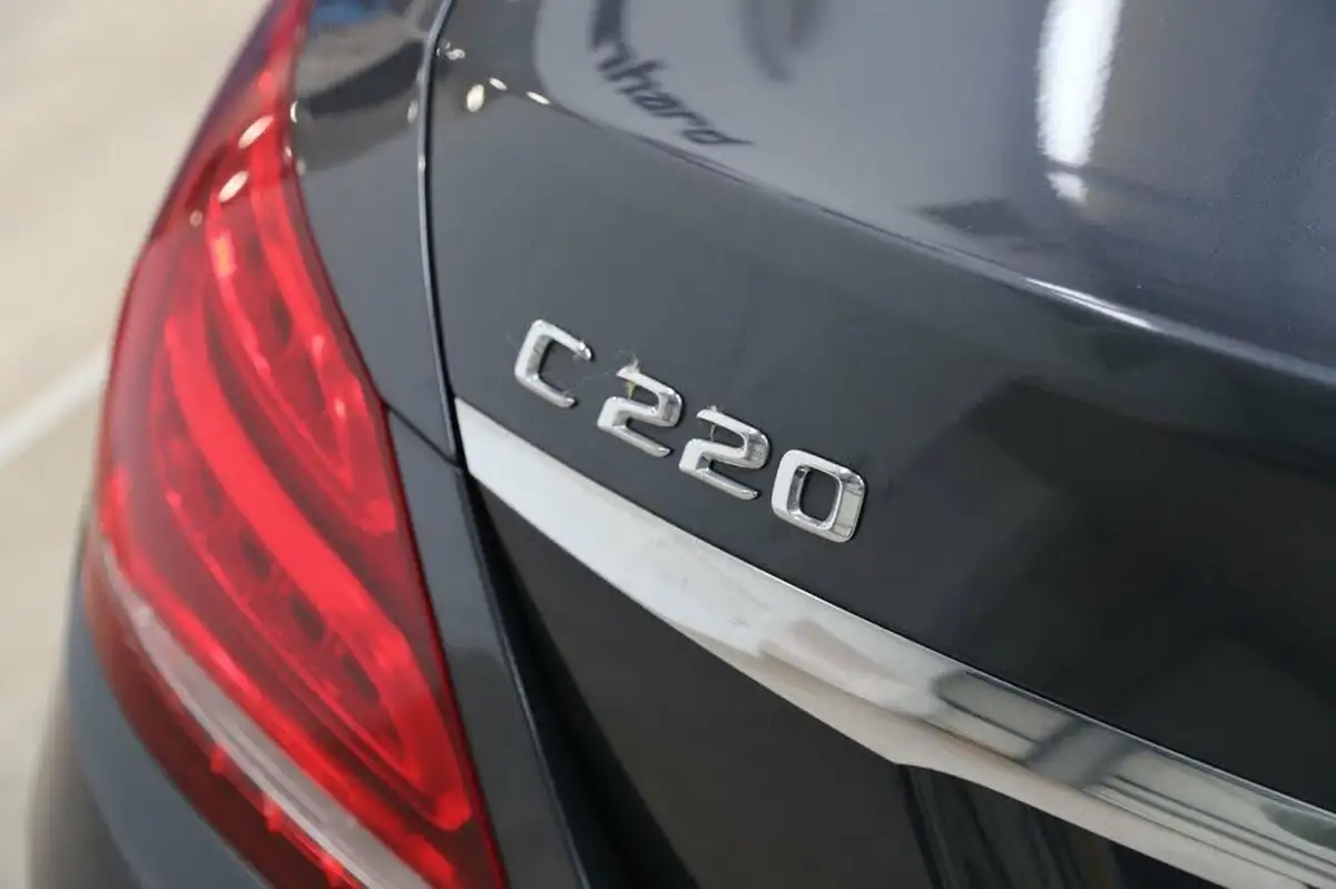 2015-mercedes-benz-c-class-21cdi-c220-amg-line-ss-saloon-4d-big-21
