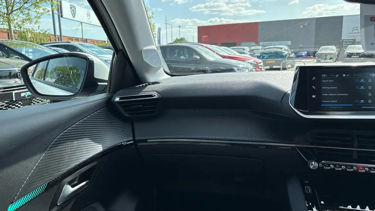 2021-peugeot-208-12-puretech-allure-100bhp-big-45
