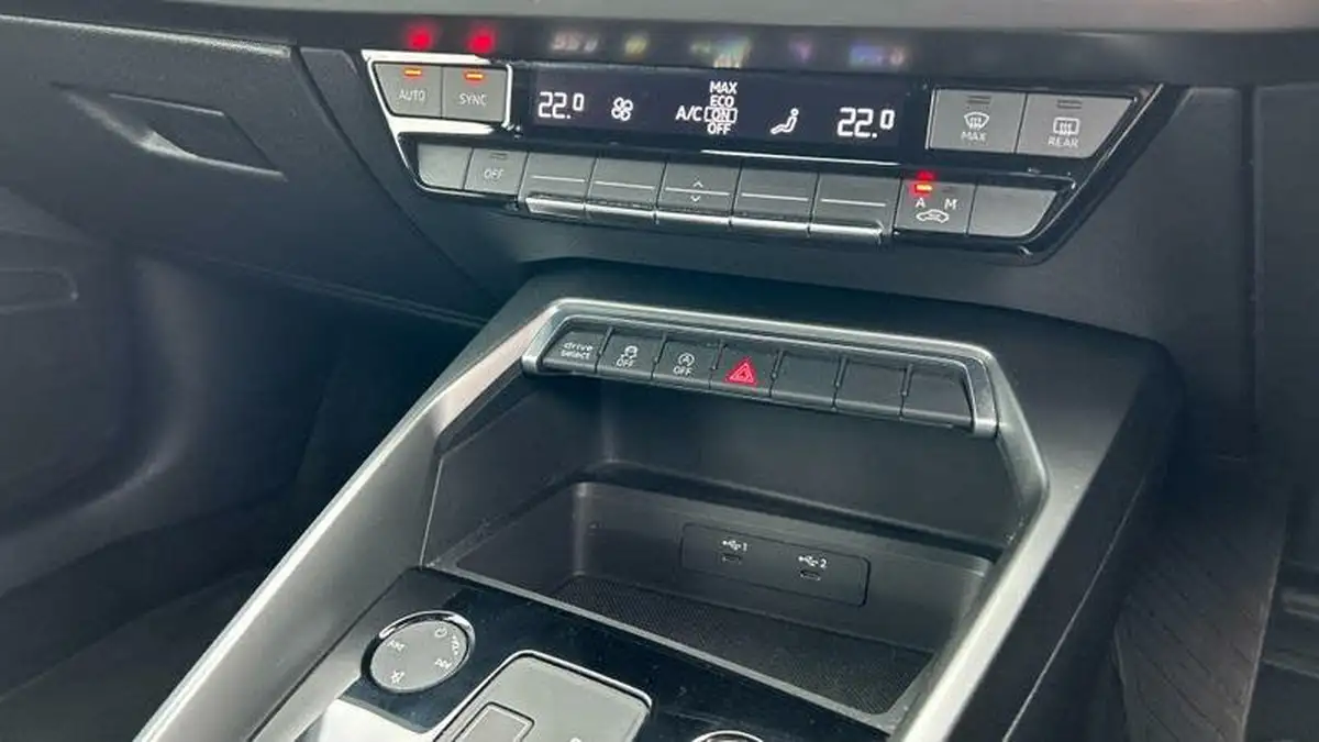 2022-audi-a3-15-35-tfsi-sportback-5d-s-tronic-big-37