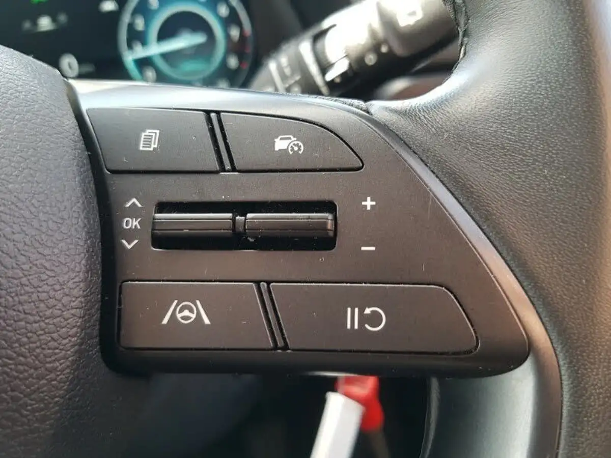 2022-hyundai-i20-10-t-gdi-se-connect-eclutch-imt-big-14