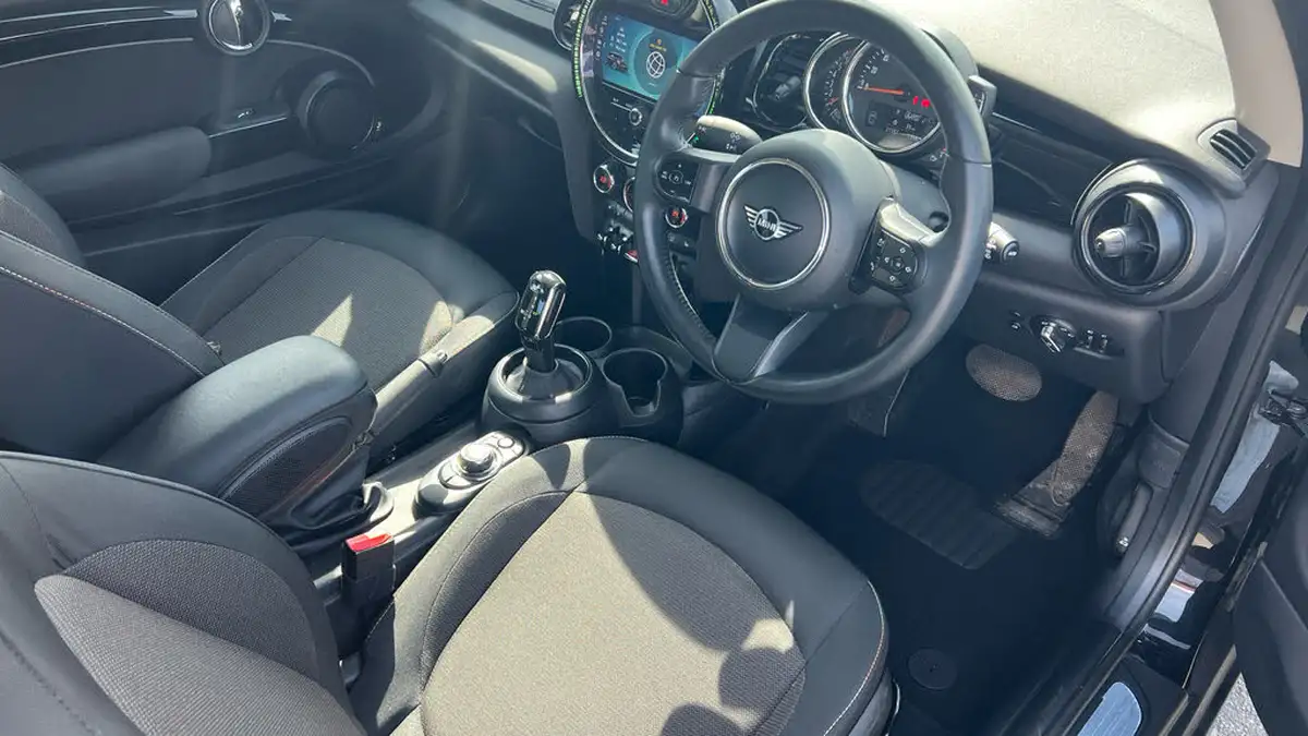 2022-mini-cooper-15-cooper-classic-hatchback-3d-auto-big-10