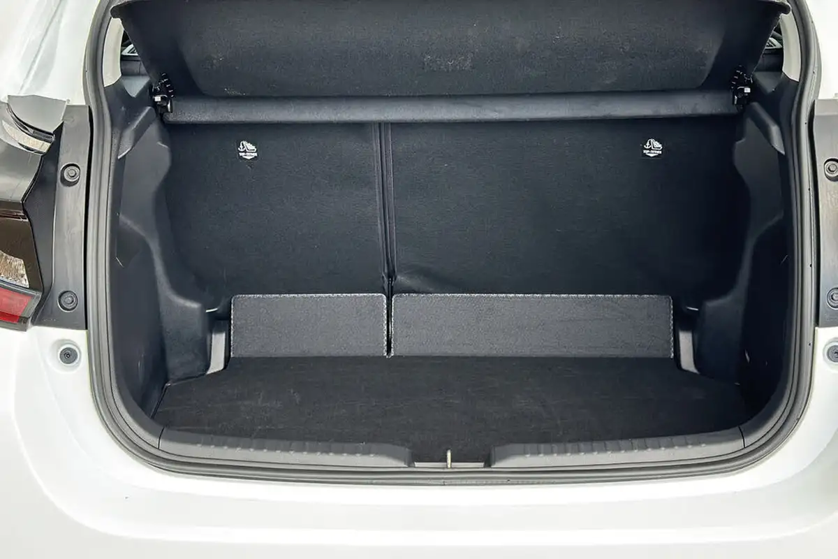 2024-mazda-mazda2-15-centre-line-big-17