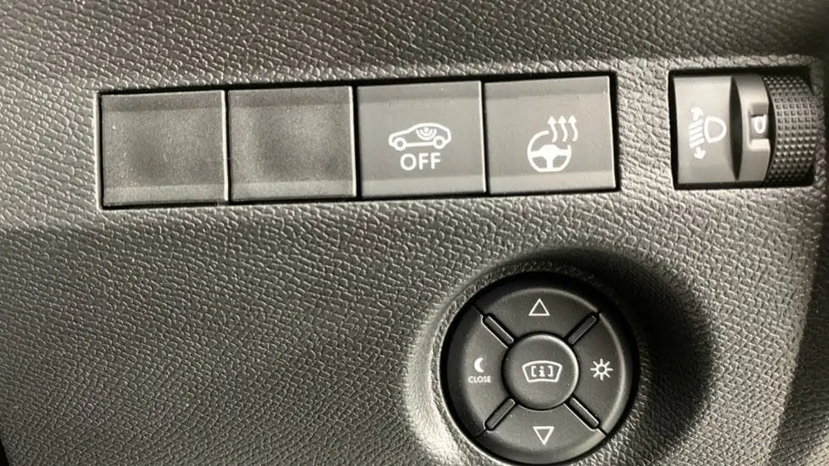 2023-citroen-c4-e-c-series-edition-big-18