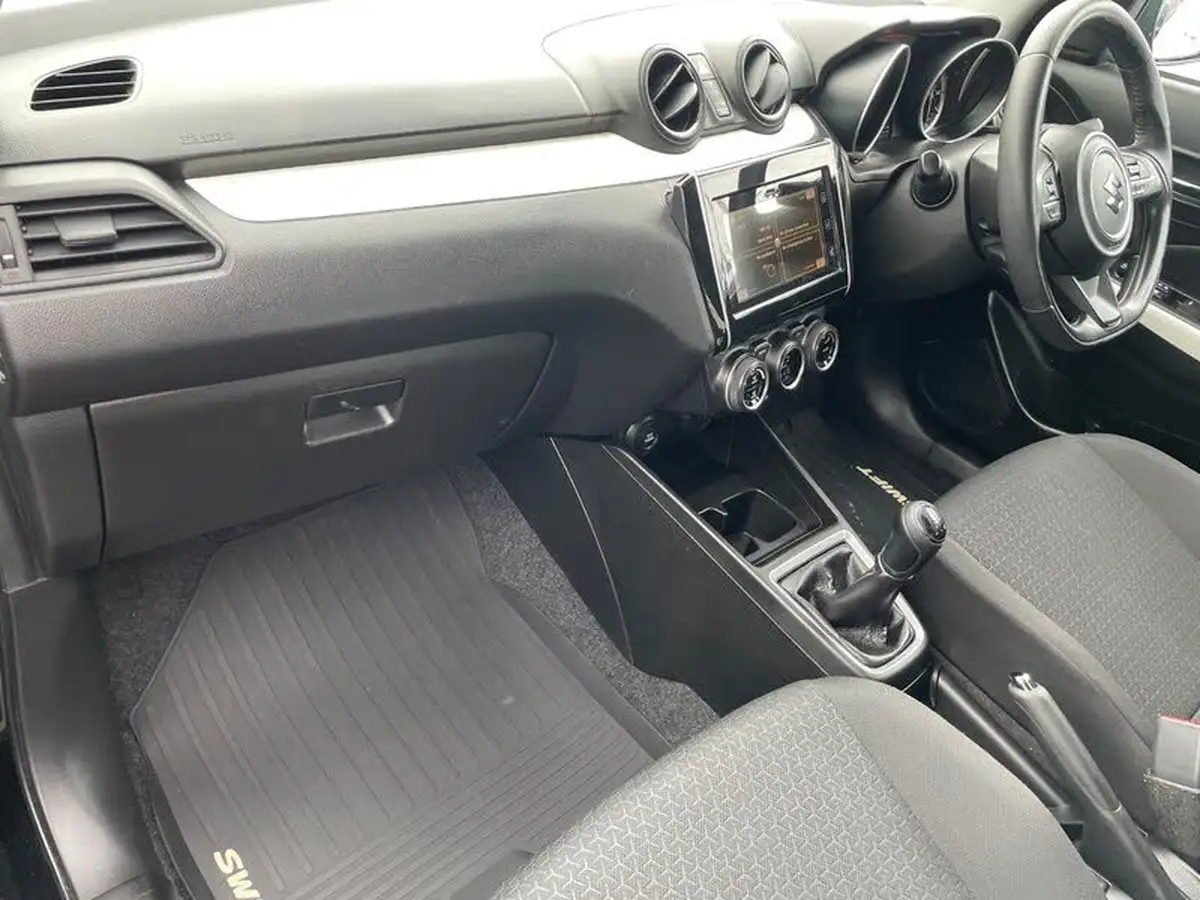 2017-suzuki-swift-10-boosterjet-sz5-shvs-big-6