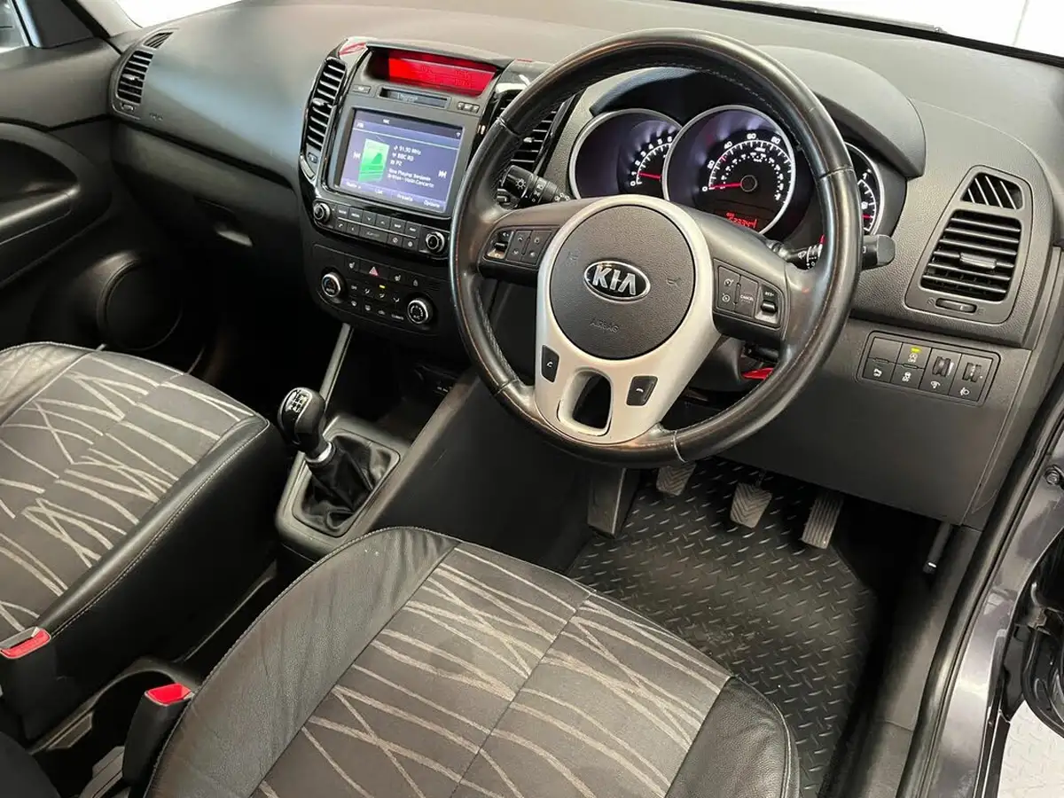 2016-kia-venga-16-3-isg-big-23