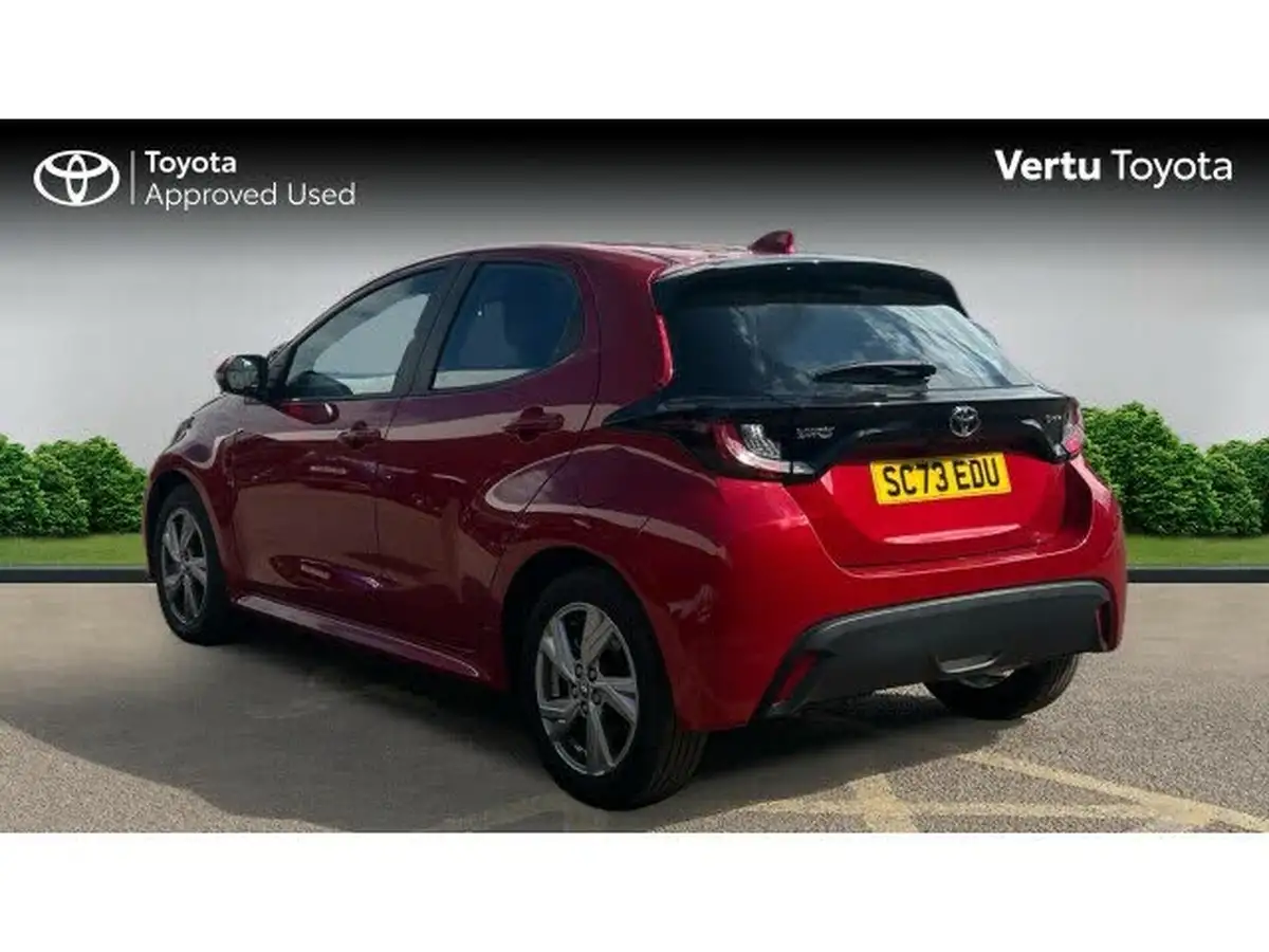 2024-toyota-yaris-15-vvt-i-icon-big-3