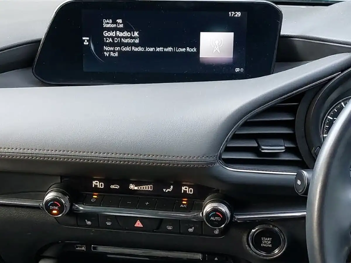 2019-mazda-mazda3-20-gt-sport-122ps-hatchback-5d-auto-big-9