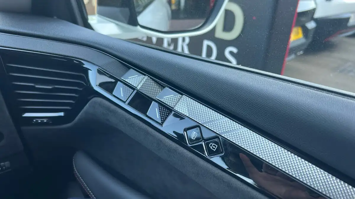 2024-ds-ds-4-e-tense-performance-line-nav-big-21
