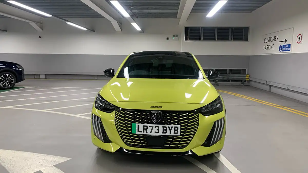 2024-peugeot-208-e-gt-156ps-51kwh-big-7