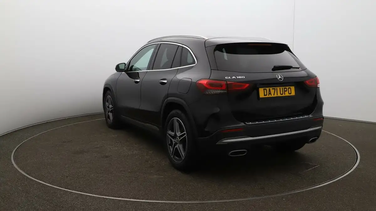 2022-mercedes-benz-gla-class-13-gla-180-amg-line-premium-big-52