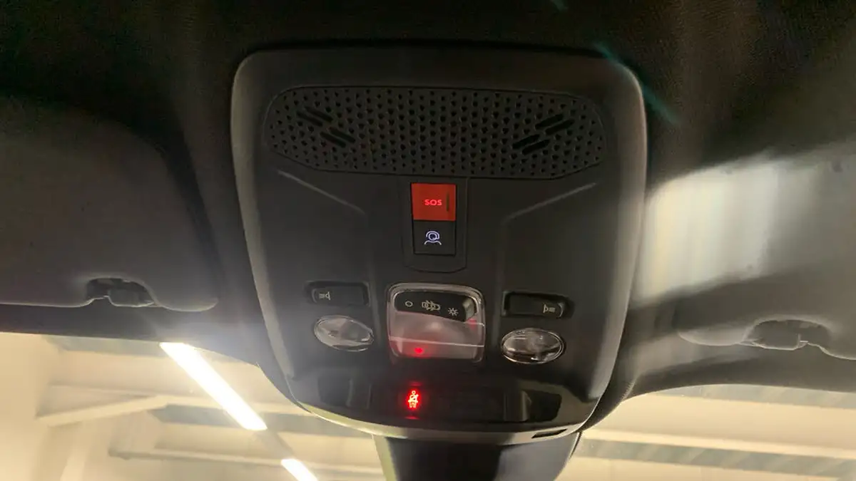 2024-peugeot-2008-suv-e-allure-136ps-50kwh-big-37