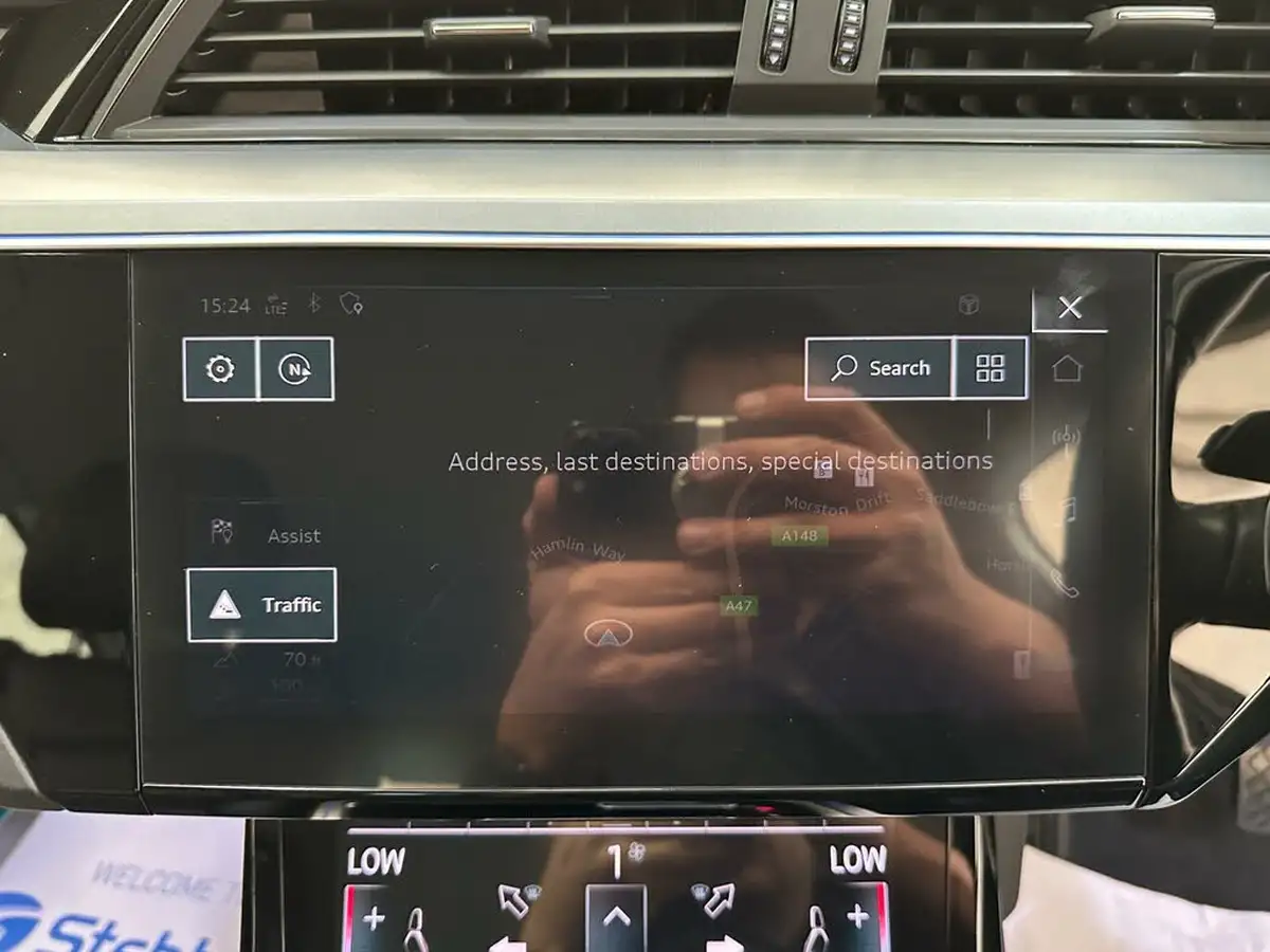 2020-audi-e-tron-50e-sport-big-15