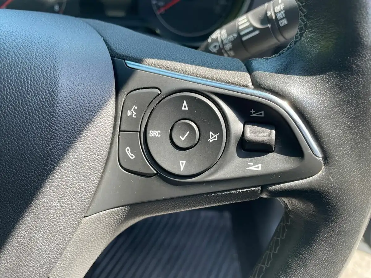 2021-vauxhall-crossland-12-elite-nav-130ps-big-16