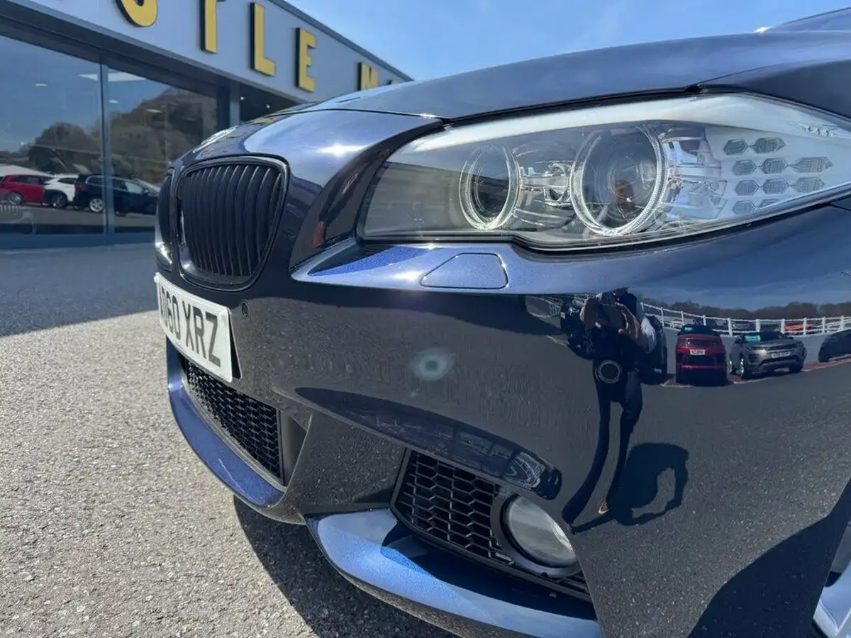 2010-bmw-5-series-44-550i-m-sport-big-26