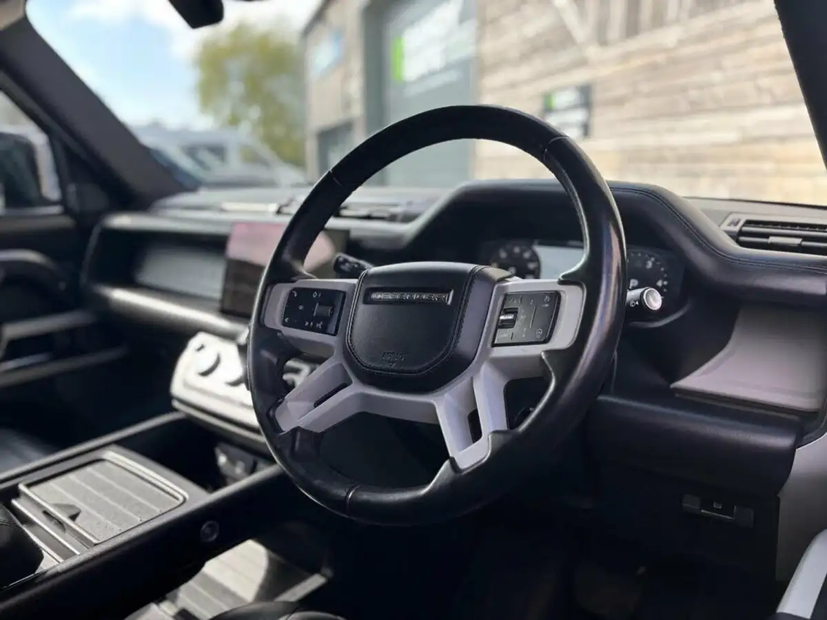 2022-land-rover-110-defender-30-d300-hard-top-hse-110-big-33