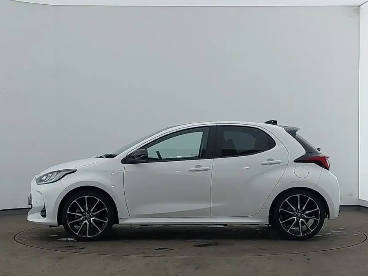 2022-toyota-yaris-15-vvt-i-gr-sport-big-3