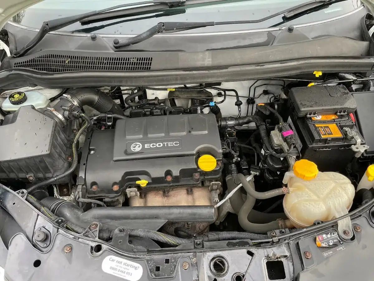 2013-vauxhall-corsa-12-energy-16v-3d-big-18