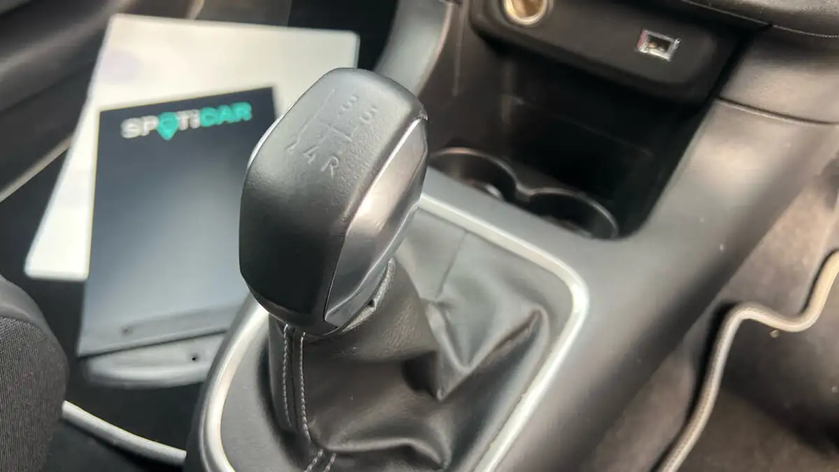 2022-citroen-c3-12-puretech-saint-james-83ps-big-20