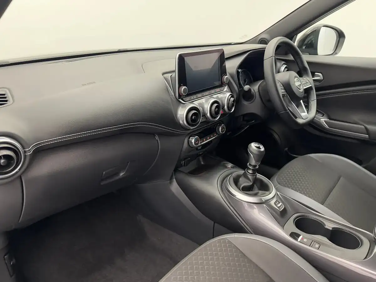 2024-nissan-juke-10-dig-t-n-connecta-big-11
