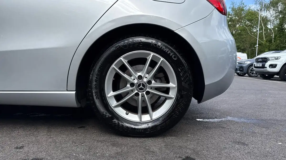 2018-mercedes-benz-a-class-15d-a180d-se-116ps-ss-7g-dct-big-17