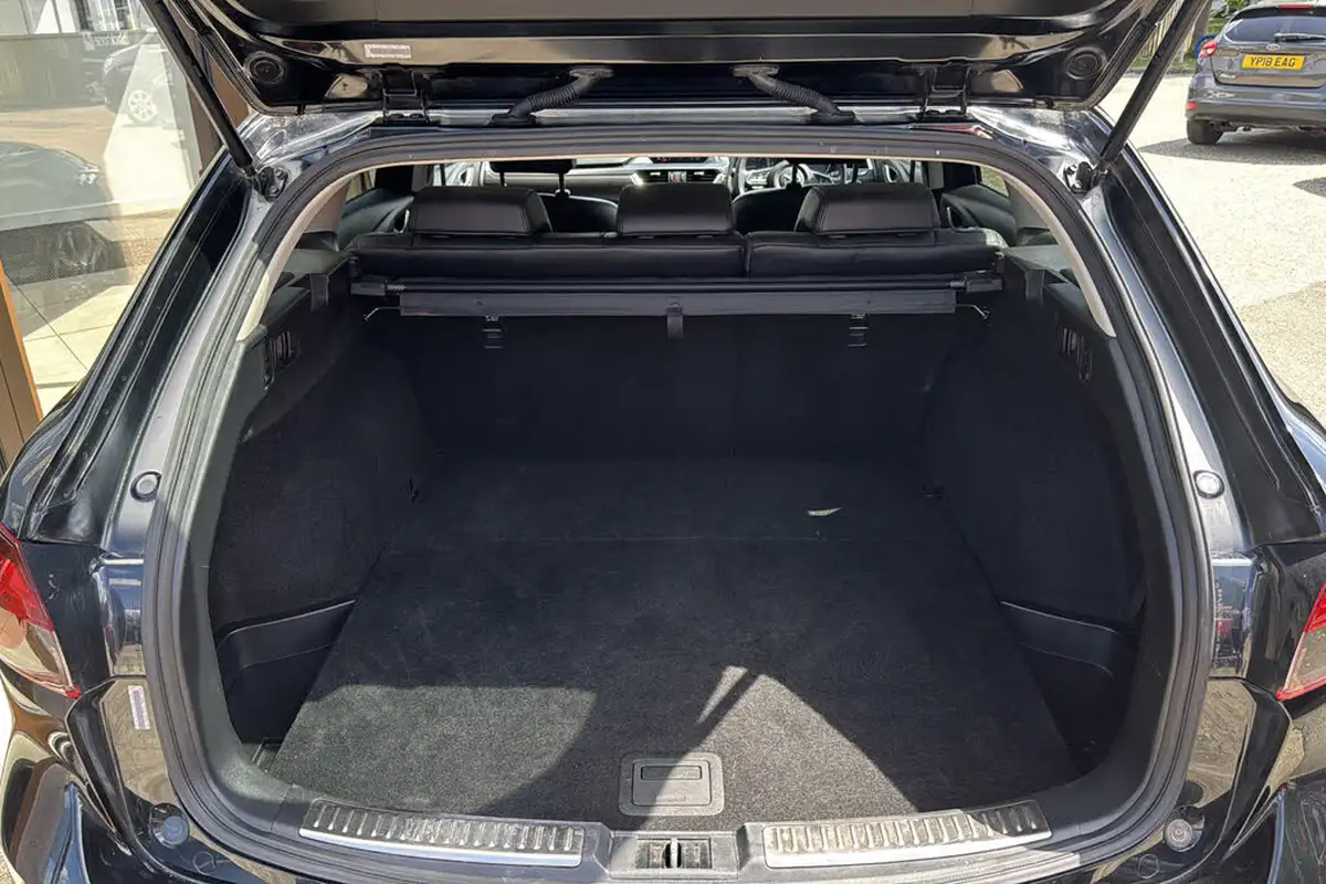 2018-mazda-mazda6-22td-sport-nav-150ps-skyactiv-d-tourer-5d-big-17