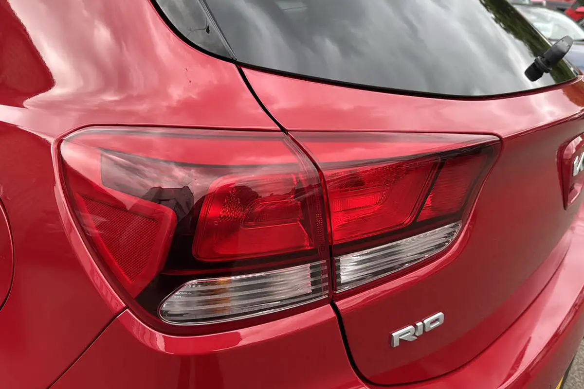 2022-kia-rio-10-t-gdi-3-big-24