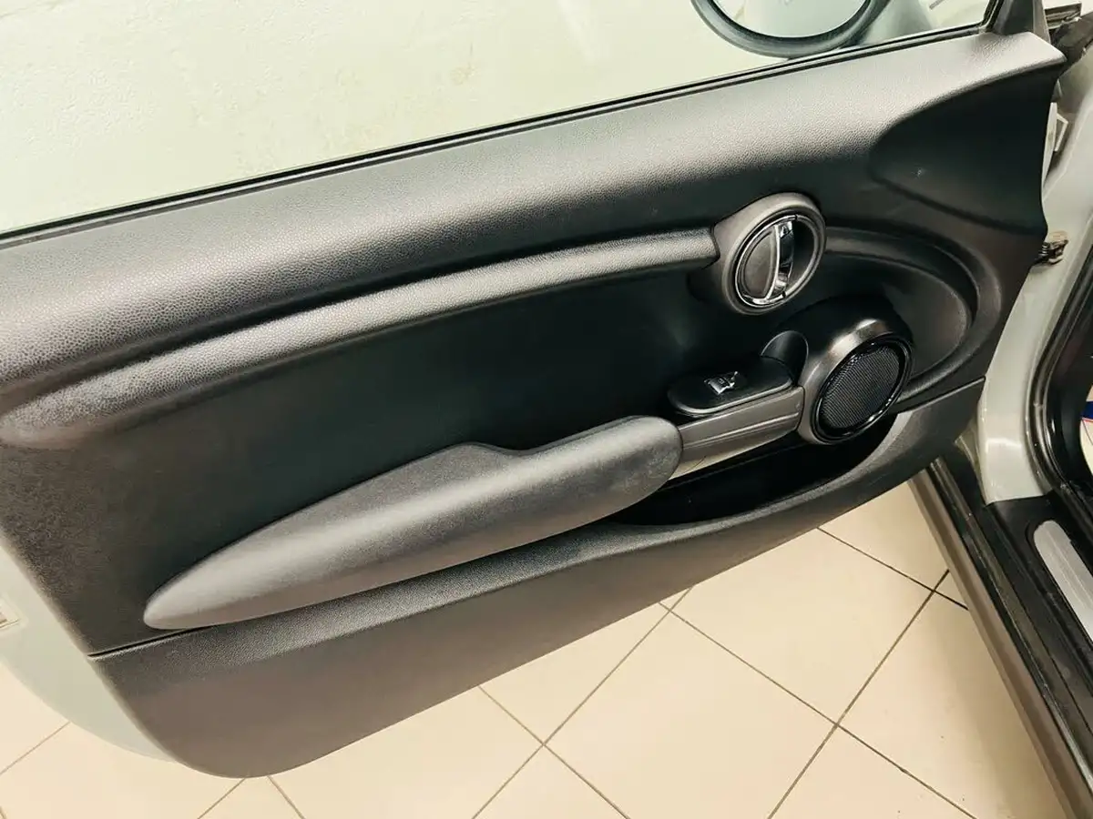 2017-mini-cooper-12-one-3d-big-24