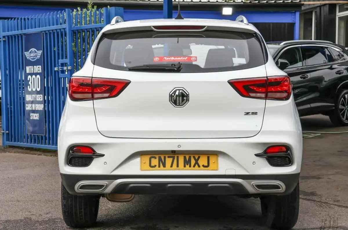 2021-mg-zs-suv-15-vti-tech-exclusive-big-12