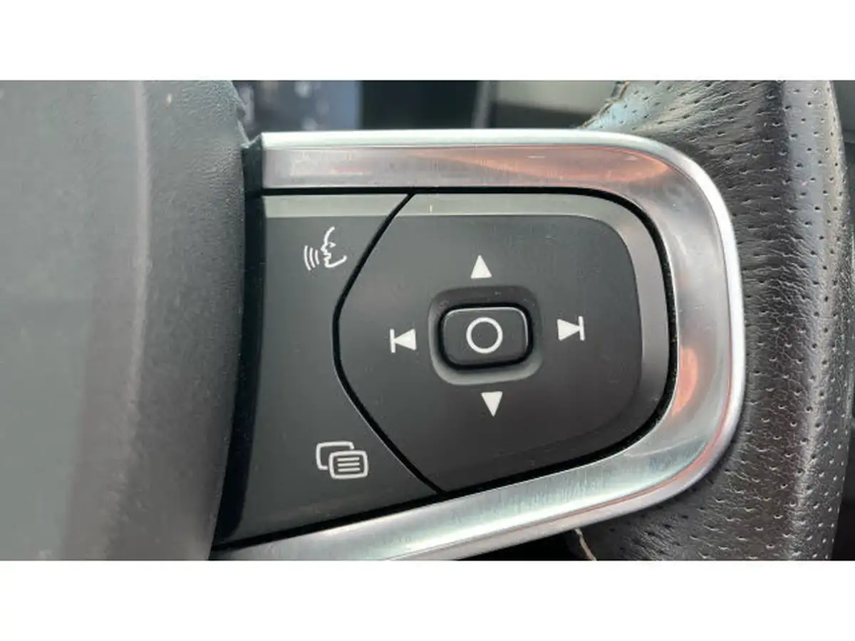 2020-volvo-xc40-20-b4-r-design-pro-big-18
