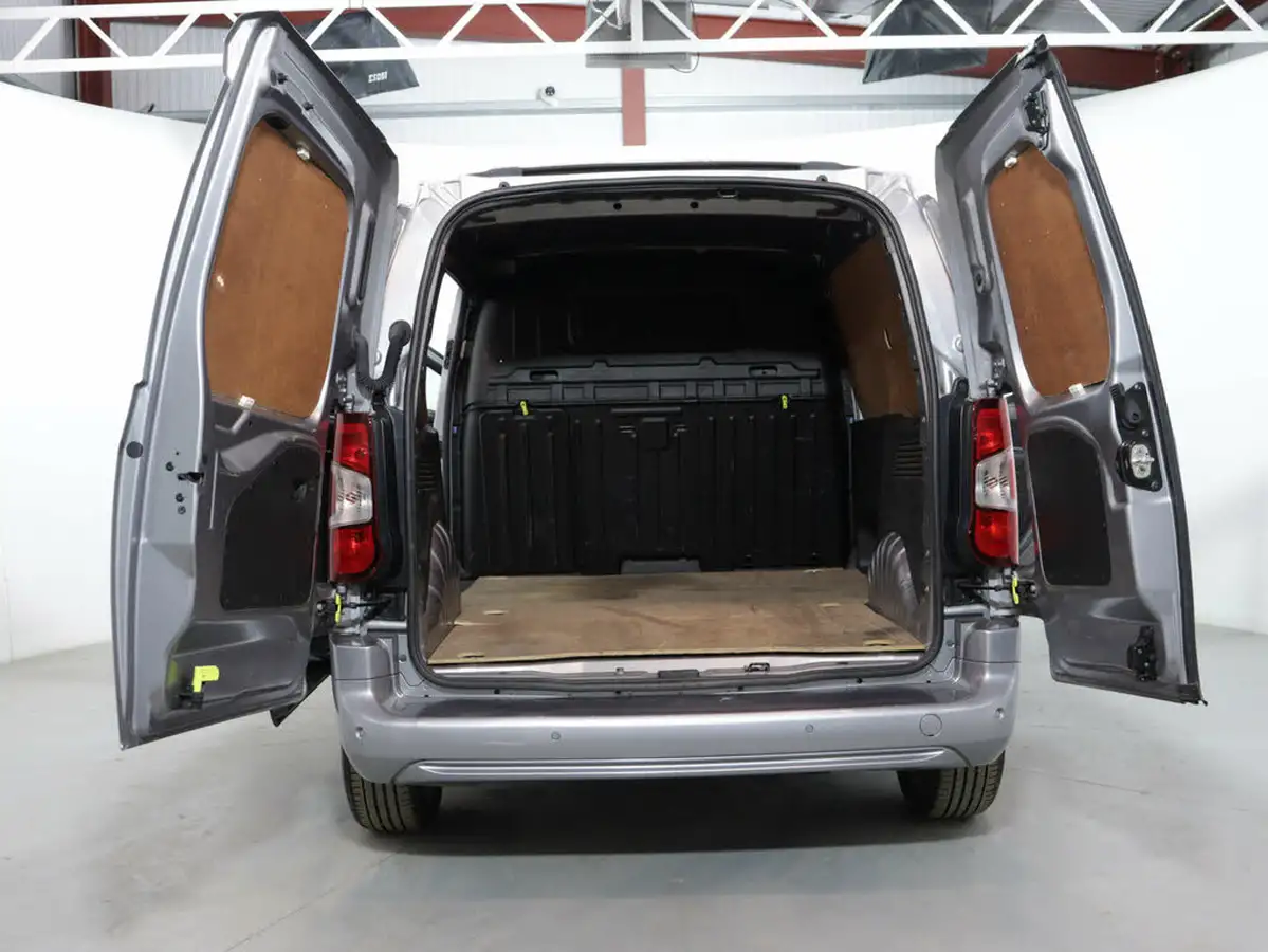 2021-vauxhall-combo-15cdti-griffin-2000-big-49