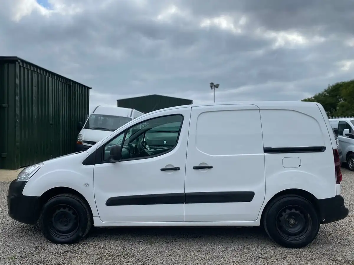 2018-citroen-berlingo-16td-l1625-enterprise-special-edition-panel-big-21