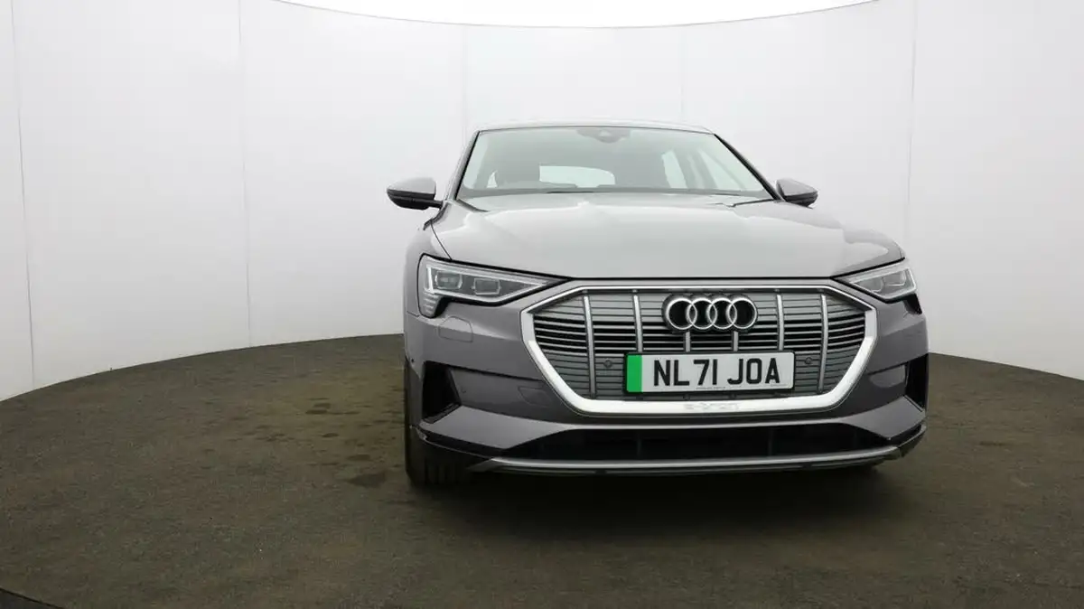 2021-audi-e-tron-50e-technik-station-wagon-big-45