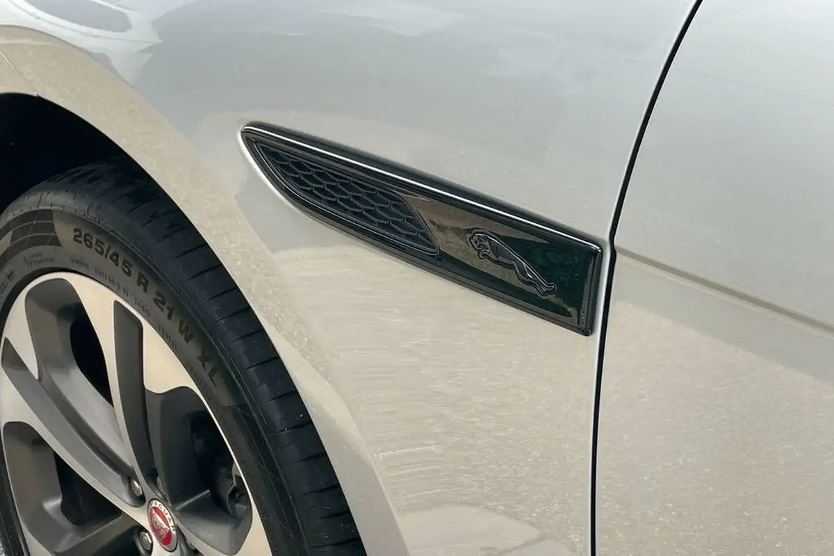 2021-jaguar-f-pace-20-d200-r-dynamic-hse-mhev-big-30