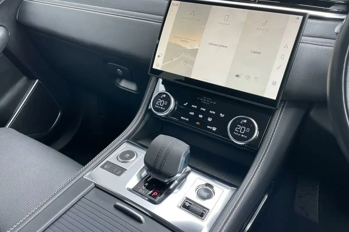 2021-jaguar-f-pace-20-d200-r-dynamic-hse-mhev-big-54