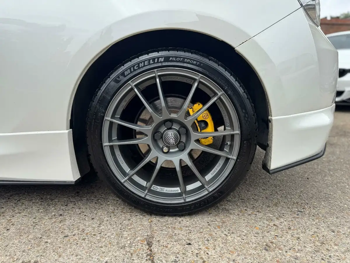 2015-toyota-gt86-20-aero-big-16