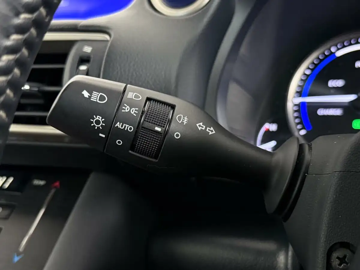 2018-lexus-is-300h-25-advance-lexus-navigation-big-25