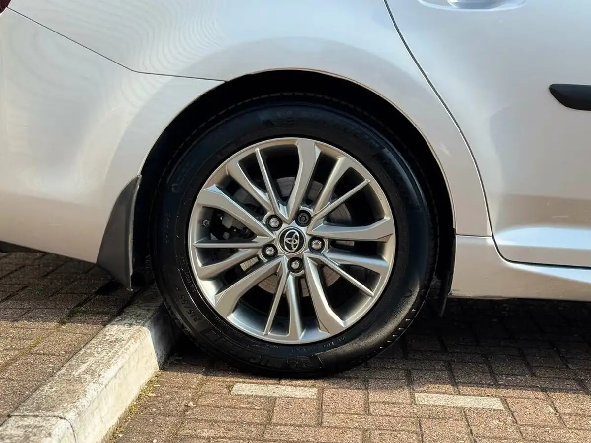 2016-toyota-avensis-18-v-matic-business-edition-touring-sports-5d-cvt-big-29