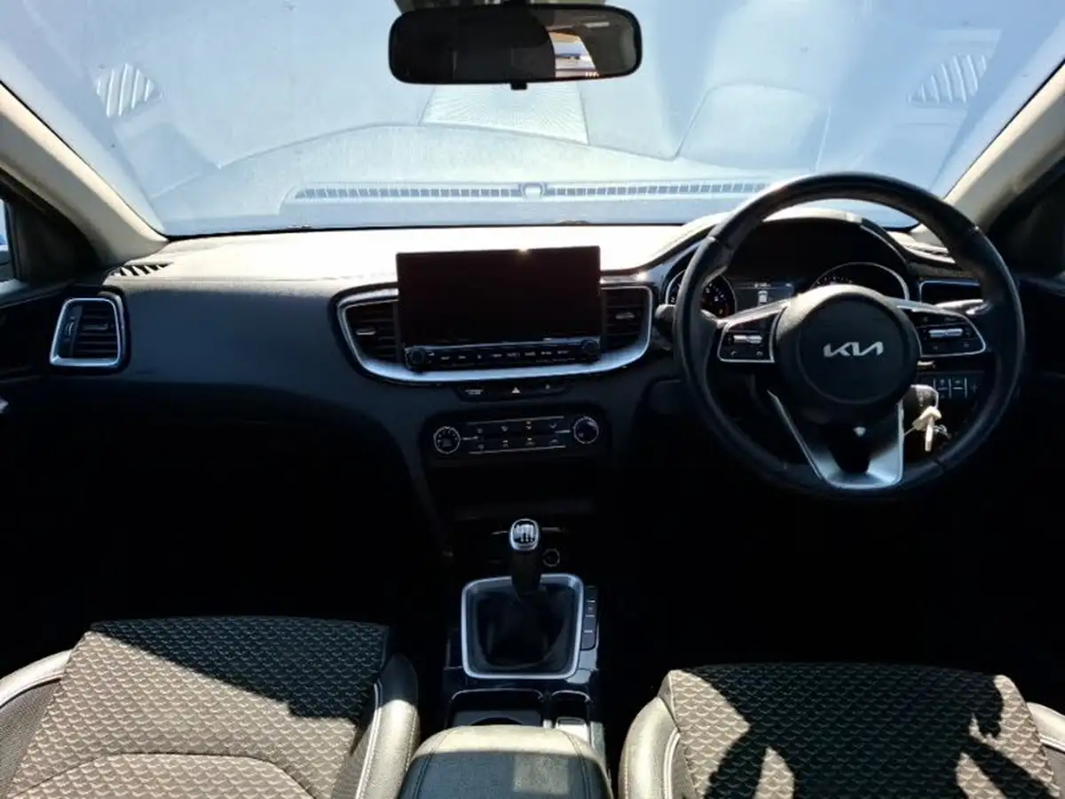 2022-kia-xceed-10-t-gdi-connect-big-2